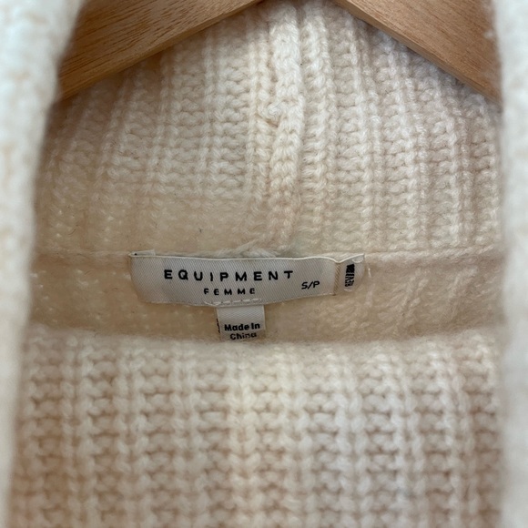 Equipment FR Uma turtleneck sweater in size S/P - Picture 2 of 4
